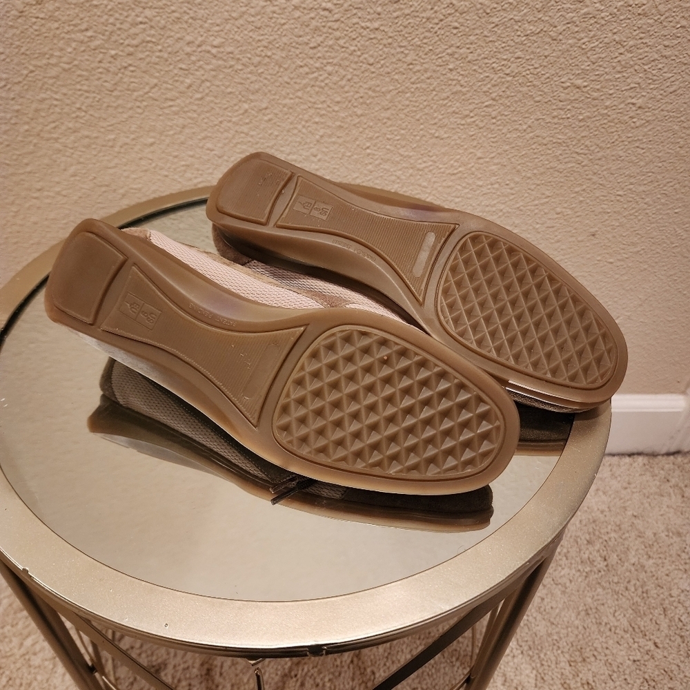 Aerosoles Light Green 💚 Telegram Suede Leather Flats Size 9 - Picture 5 of 6